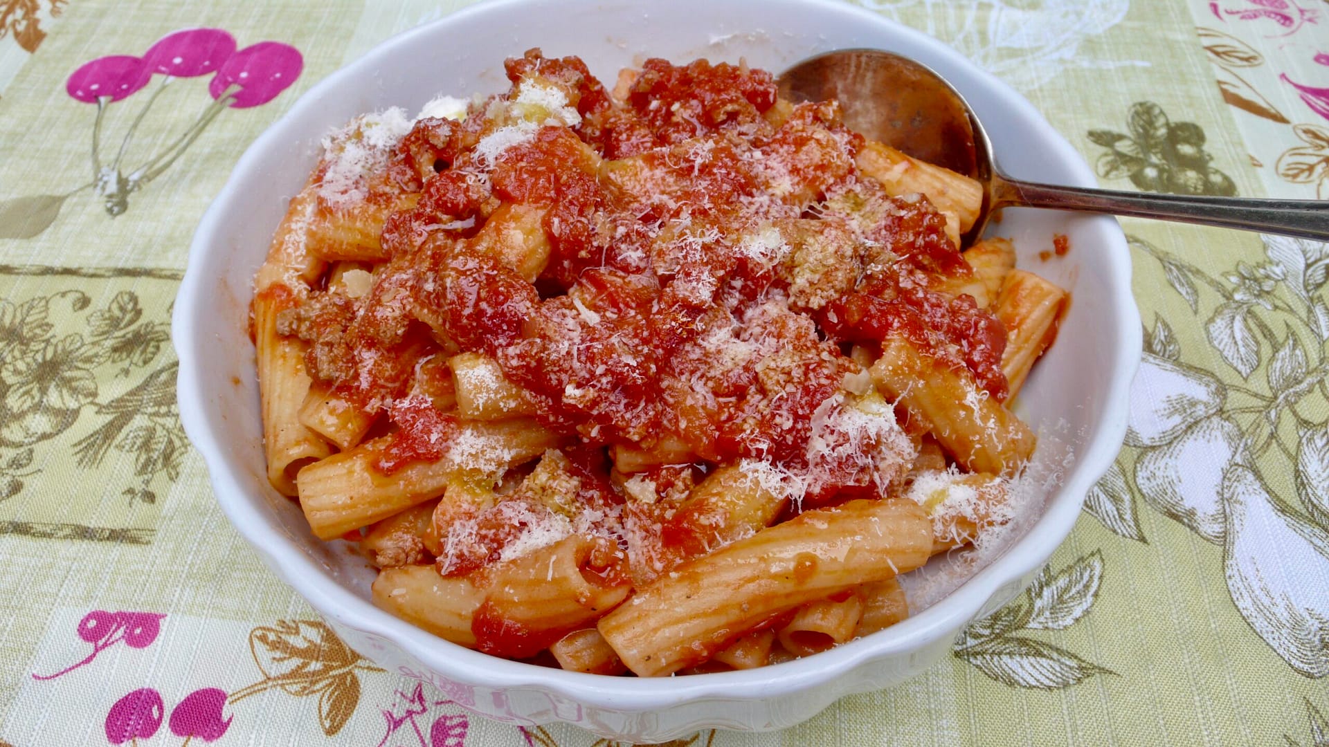 rigatoni pasta with ragu sauce authentic recipe