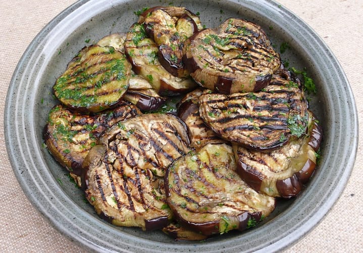 Easy grilled marinated eggplants recipe with garlic and parsley