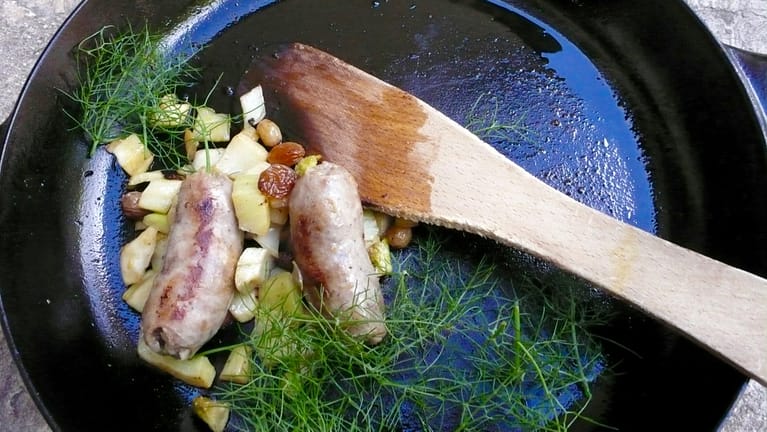 Braised sausage with fresh fennel