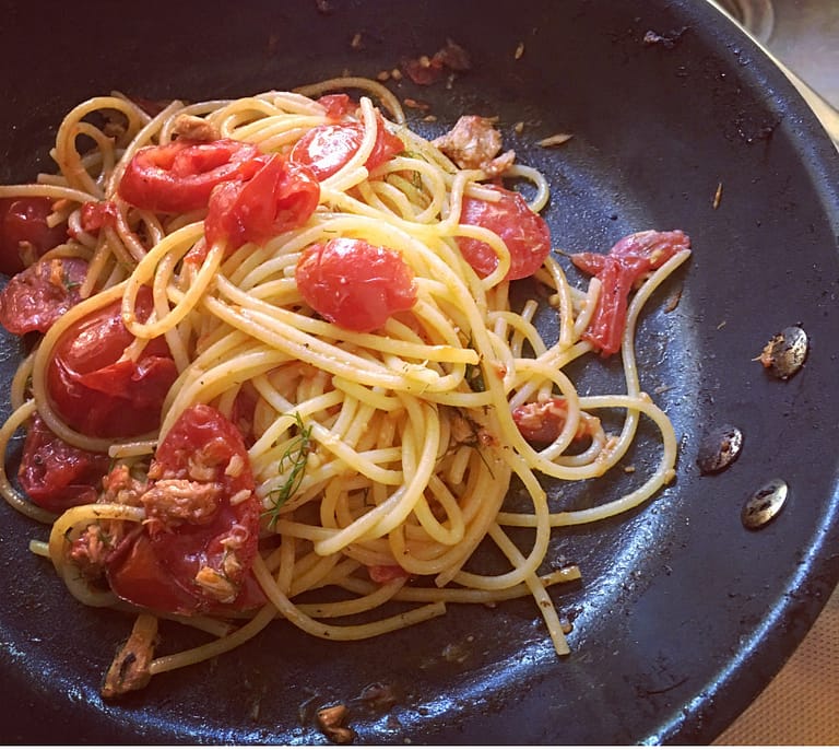 spaghetti with tuna and anchovy fresh tomato sauce